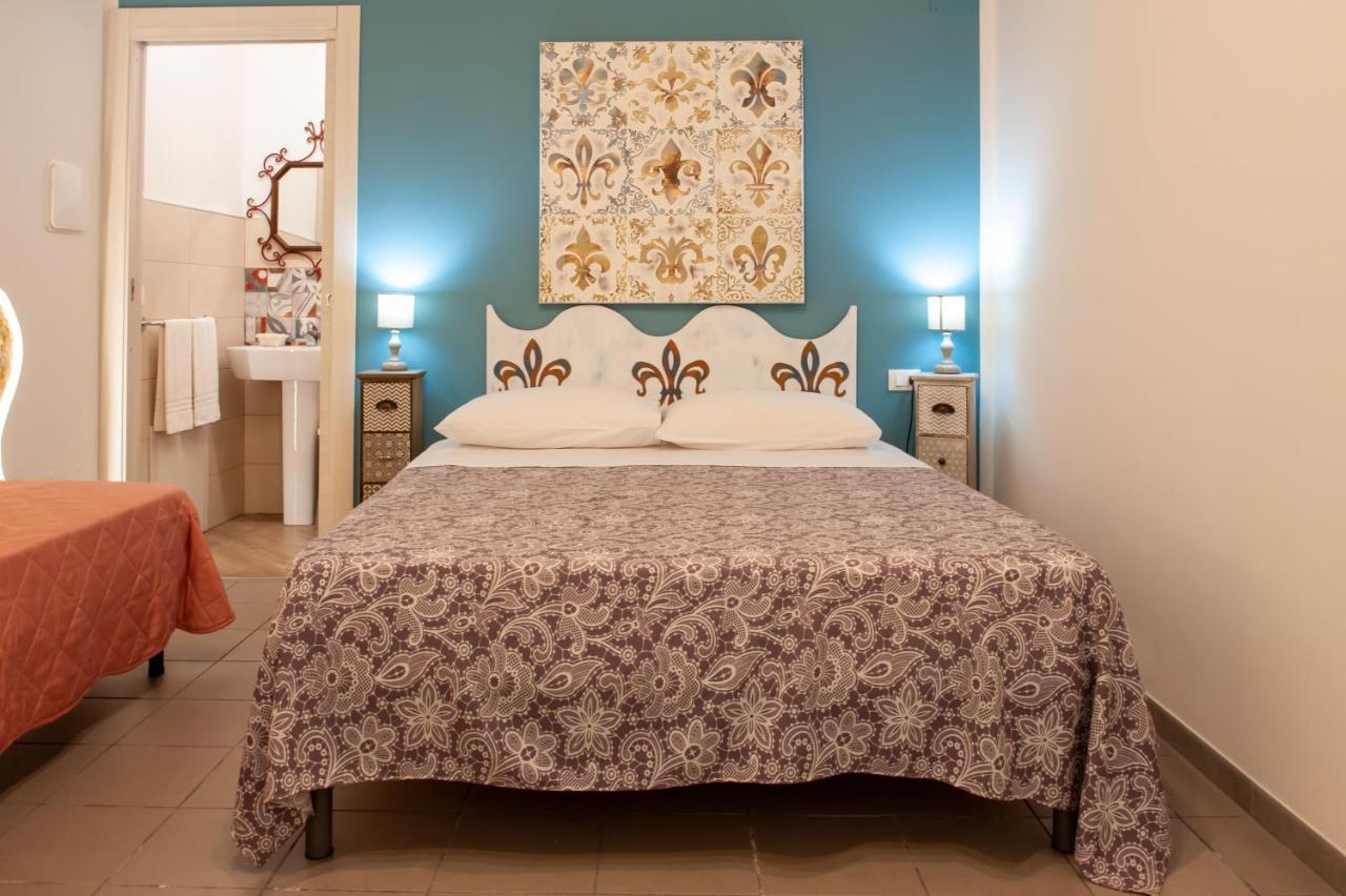 Bed & Breakfast White
